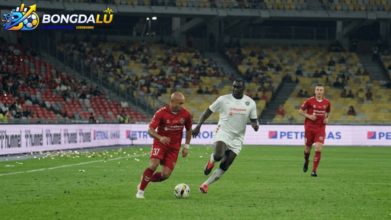 Hành Trình Khởi Nghiệp Tại Leicester City Của Emile Heskey